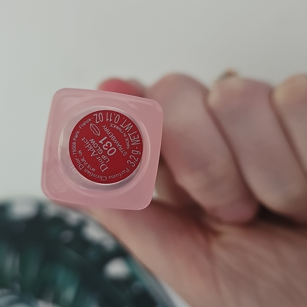 Dior Lip Glow Color Reviver Balm - Strawberry - Picture 3 of 7